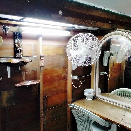 Ray Nu Guest House Ayutthaya Bagian luar foto