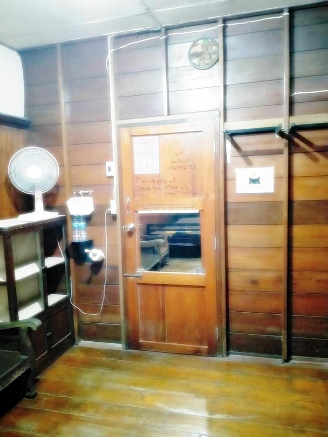 Ray Nu Guest House Ayutthaya Bagian luar foto