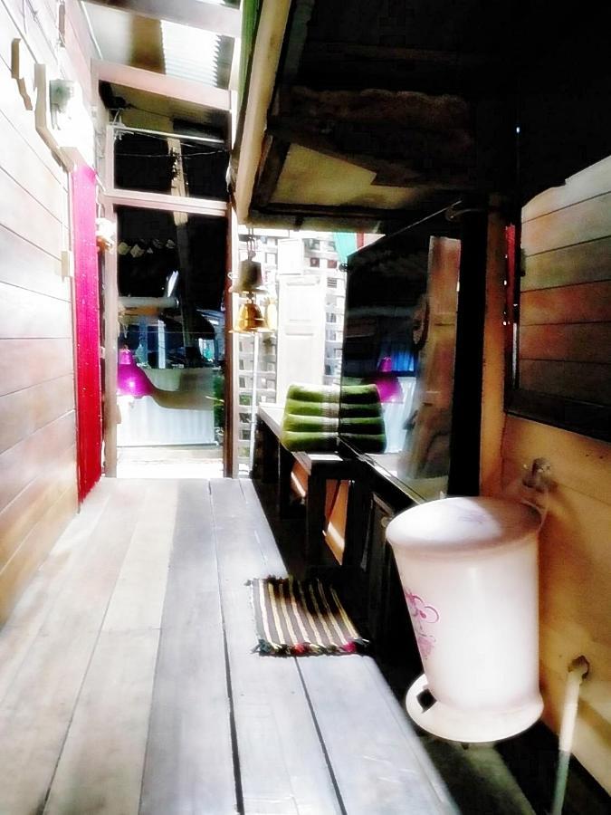Ray Nu Guest House Ayutthaya Bagian luar foto
