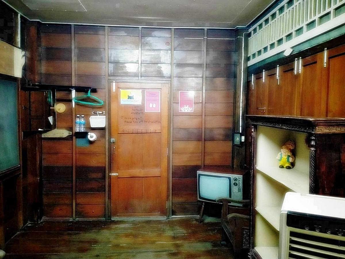 Ray Nu Guest House Ayutthaya Bagian luar foto