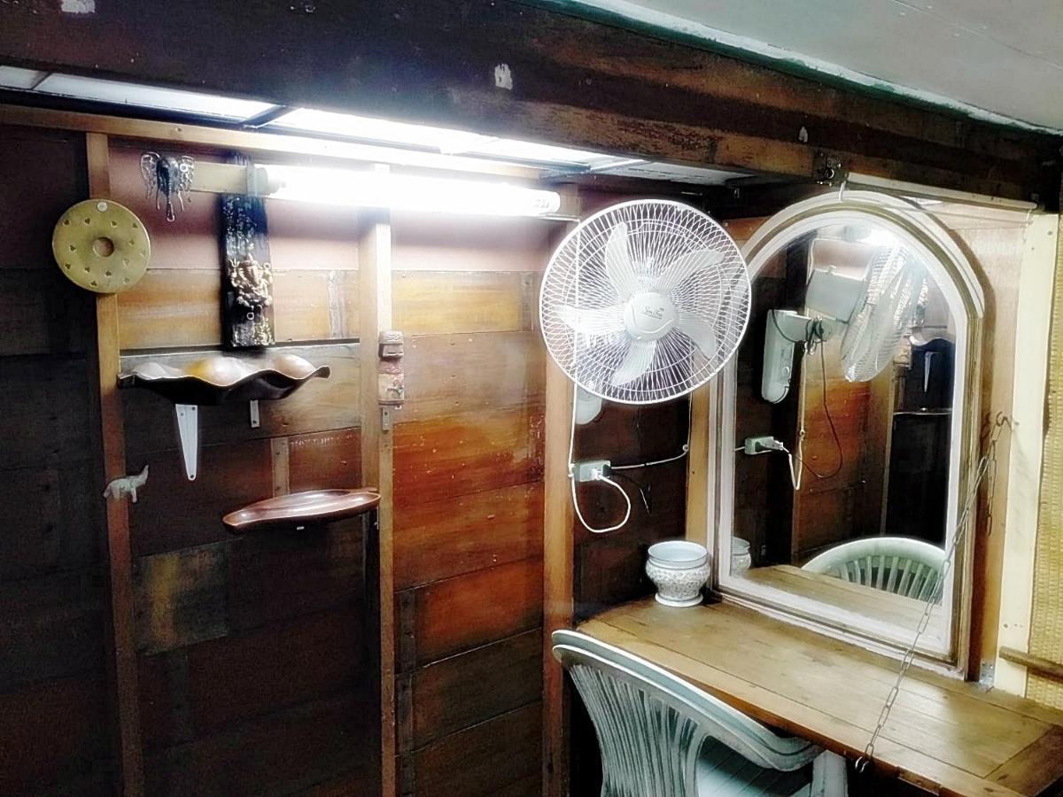 Ray Nu Guest House Ayutthaya Bagian luar foto