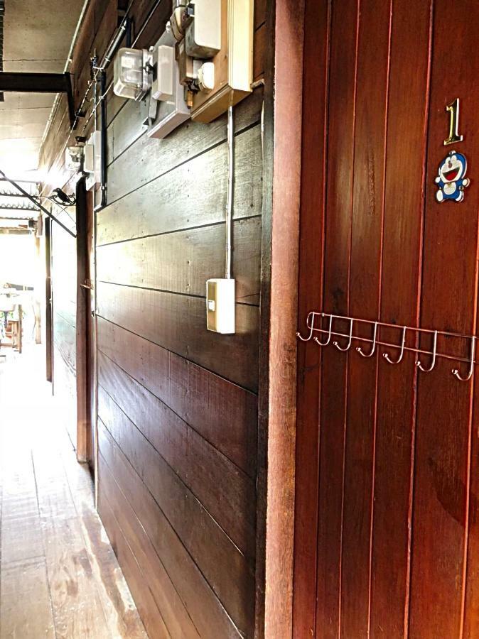 Ray Nu Guest House Ayutthaya Bagian luar foto