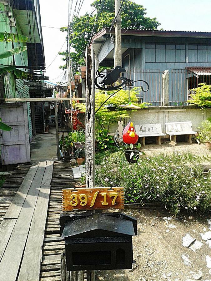 Ray Nu Guest House Ayutthaya Bagian luar foto