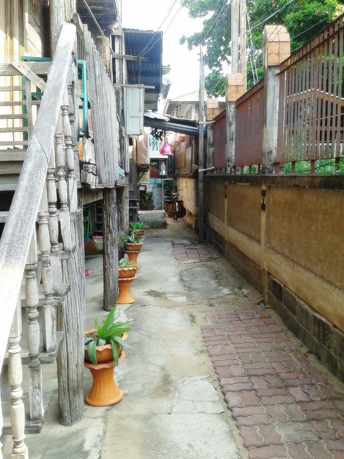 Ray Nu Guest House Ayutthaya Bagian luar foto